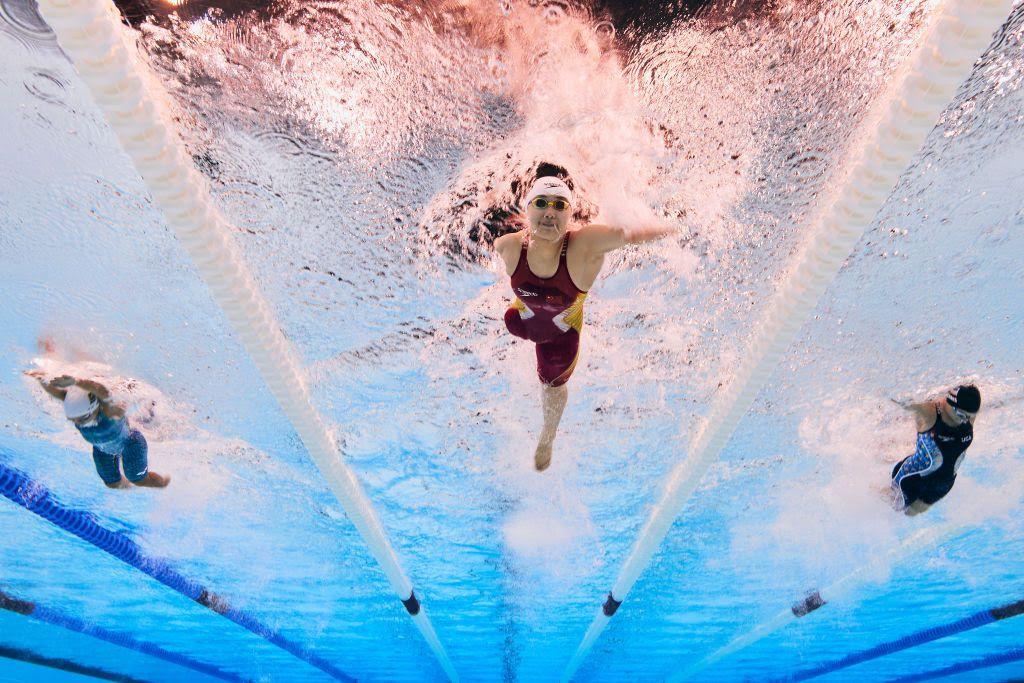 Stars align in Singapore: 26 world titles up for grabs on opening day